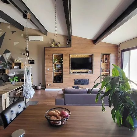 Maison Au Coeur D'un Village, Vue Sur Les Montagnes Holiday home